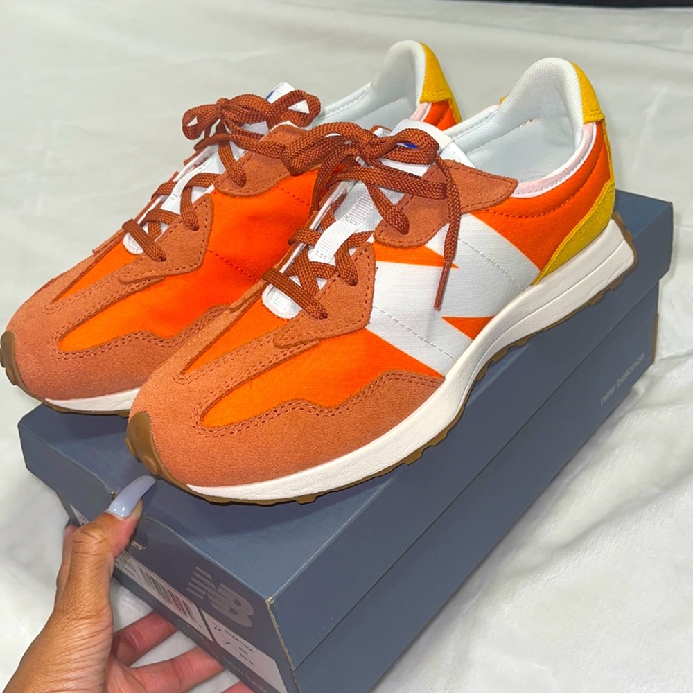 Brand new new balance 327.